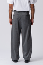 Cargar imagen en el visor de la galería, Performance Pants Wide Fit - Light Grey
