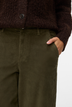 Carica l'immagine nel visualizzatore di Gallery, Margot Wide Corduroy Pants - Grape Leaf
