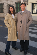 Load image into Gallery viewer, Linea trenchcoat - Beige
