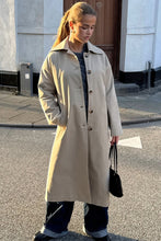 Afbeelding in Gallery-weergave laden, Harper Trench Coat - Sand
