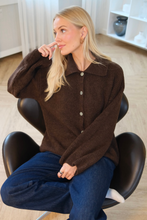Afbeelding in Gallery-weergave laden, Josie Polo Knit - Brown
