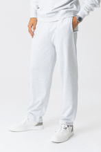 Carica l'immagine nel visualizzatore di Gallery, Original Sweatpants - Light Grey
