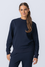 Carica l'immagine nel visualizzatore di Gallery, Essential Crewneck - Navy
