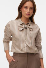 Load image into Gallery viewer, Islunn Bow Shirt -  Silver Mink Snow White
