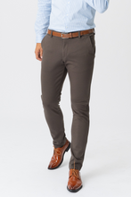 Charger l&#39;image dans la galerie, L&#39;original Performance Pants - Marron foncé
