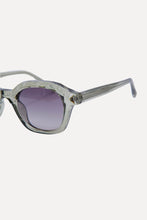 Carica l'immagine nel visualizzatore di Gallery, Amelia Sunglasses - Gradient Green
