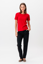 Load image into Gallery viewer, Basic T-shirt - Red
