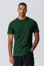 Charger l&#39;image dans la galerie, T-shirt de base biologique - vert foncé
