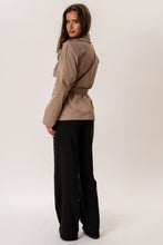 Cargar imagen en el visor de la galería, Sia Short Trenchcoat - Camel
