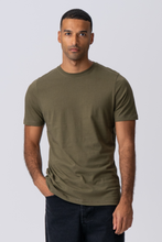 Carregar imagem no visualizador da galeria, T-shirt básica orgânica - Exército
