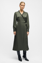 Carica l'immagine nel visualizzatore di Gallery, Chilli Wrap Dress - Kambaba
