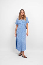 Carica l&#39;immagine nel visualizzatore di Gallery, Ema Elise Wrap Dress - Marina
