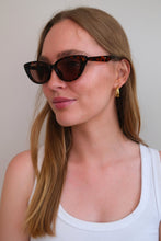 Load image into Gallery viewer, Zoe Sunglasses - Leopard
