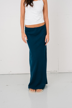 Charger l'image dans la galerie, Capri Skirt - Navy blue
