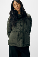 Afbeelding in Gallery-weergave laden, Allie Quilted Jacket - Kambaba
