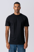 Charger l&#39;image dans la galerie, T-shirt de base biologique - noir
