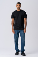 Charger l&#39;image dans la galerie, T-shirt de base biologique - noir
