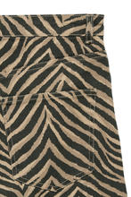 Load image into Gallery viewer, Tessa Wide Stretch Jeans - Silver Mink Zebra
