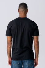 Charger l&#39;image dans la galerie, T-shirt de base biologique - noir
