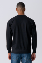 Charger l'image dans la galerie, Essential Crewneck - Black
