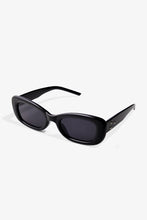 Cargar imagen en el visor de la galería, Saga Sunglasses - Black
