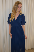Carica l'immagine nel visualizzatore di Gallery, Lina Dress - Navy
