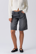 Carregar imagem no visualizador da galeria, Denim Jorts - Black Denim
