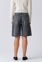 Carregar imagem no visualizador da galeria, Denim Jorts - Black Denim
