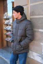 Afbeelding in Gallery-weergave laden, Long Puffer Jacket - Olive
