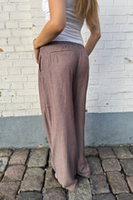 Load image into Gallery viewer, Florentina Pants - Brown

