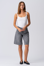 Carregar imagem no visualizador da galeria, Denim Jorts - Grey Denim
