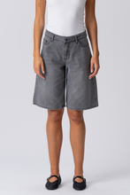 Carica l&#39;immagine nel visualizzatore di Gallery, Denim Jorts - Grey Denim
