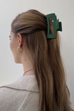 Cargar imagen en el visor de la galería, Lina Hair Clip - Green
