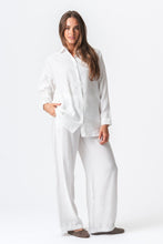 Carregar imagem no visualizador da galeria, Mia Shirt - White
