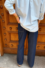 Carica l&#39;immagine nel visualizzatore di Gallery, L&#39;originale Performance Jeans sciolti - denim blu scuro
