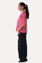Carregar imagem no visualizador da galeria, Zoe T-shirt - Red/Light Pink
