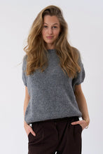 Carica l'immagine nel visualizzatore di Gallery, Chloe Short Sleeved Knit - Grey
