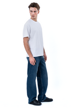 Cargar imagen en el visor de la galería, Boxy T-shirt - White
