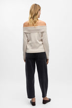 Cargar imagen en el visor de la galería, Reynard Off Shoulder Knit - Silver Grey
