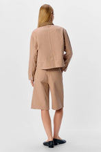 Load image into Gallery viewer, Avery Bermuda Jeans - Sandshell
