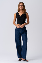 Cargar imagen en el visor de la galería, Elisa Waterfall Top - Black

