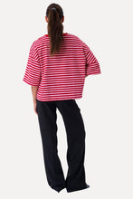 Carregar imagem no visualizador da galeria, Zoe T-shirt - Red/Light Pink
