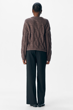 Cargar imagen en el visor de la galería, Bay Knit Pullover - Seal Brown
