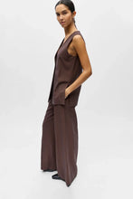 Load image into Gallery viewer, Isla Yui Waistcoat - Seal Brown
