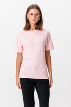 Carica l'immagine nel visualizzatore di Gallery, T -shirt oversize - Rosa
