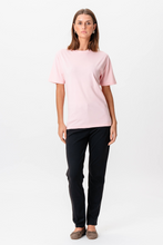 Carica l'immagine nel visualizzatore di Gallery, T -shirt oversize - Rosa
