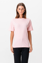 Carica l'immagine nel visualizzatore di Gallery, T -shirt oversize - Rosa
