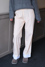 Cargar imagen en el visor de la galería, Layla Striped Pants - Yellow
