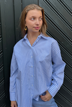 Charger l'image dans la galerie, Celeste Striped Shirt - Light Blue
