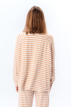 Cargar imagen en el visor de la galería, Stripped Long Sleeve Regular Fit - Beige
